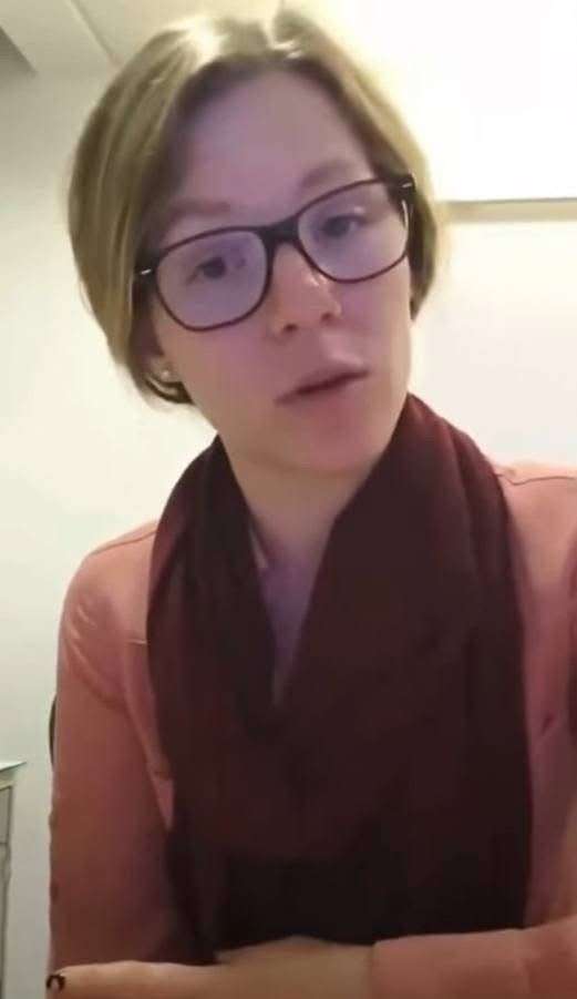 Remueven a directora de Hacienda tras tomar el sol en ventana de Palacio Nacional